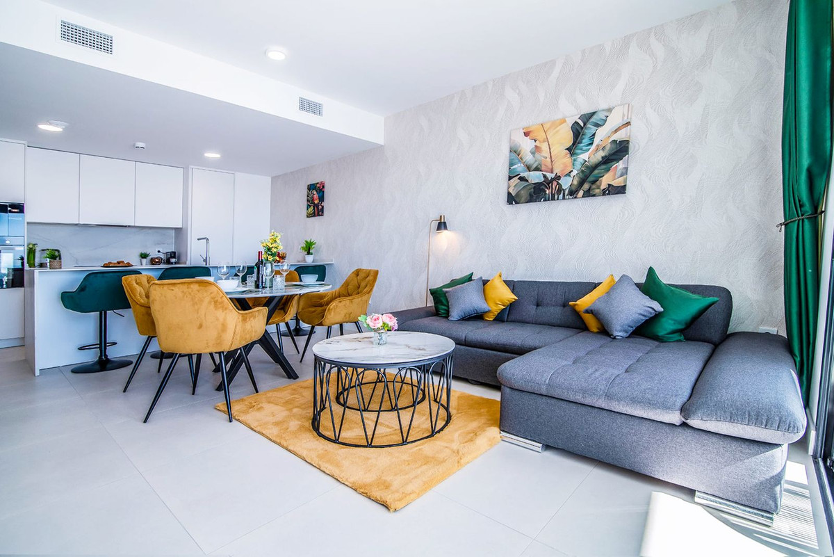 2 Bed Apartment for sale in Fuengirola Costa Del Sol, Málaga, Spain
