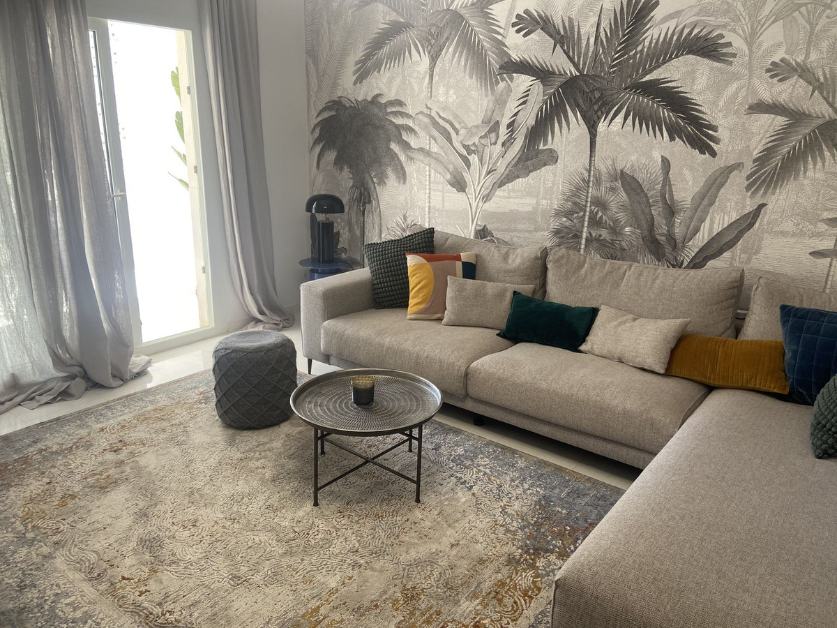 3 Bed Apartment for sale in Puerto Banús Costa Del Sol, Málaga, Spain