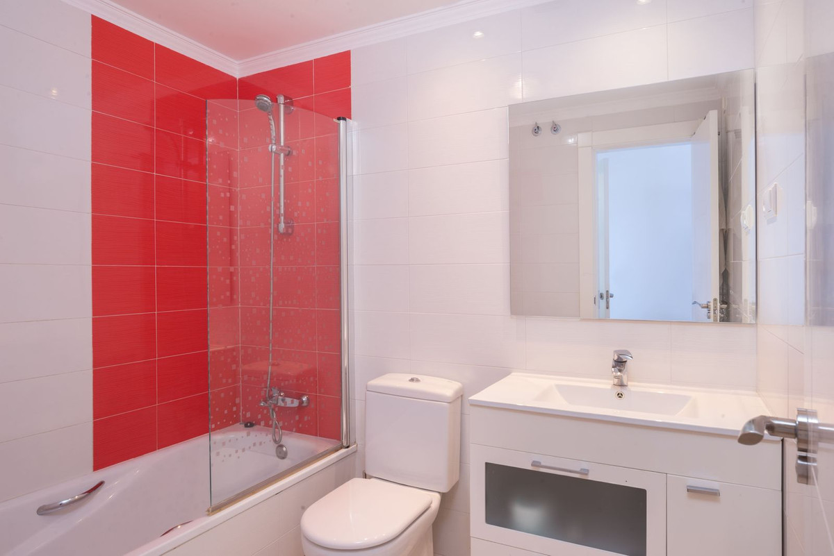 4 Bed Apartment for sale in Elviria Costa Del Sol, Málaga, Spain