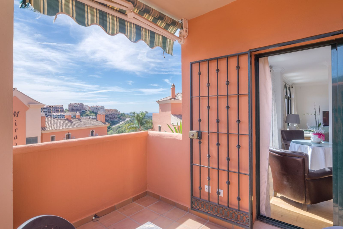 4 Bed Apartment for sale in Elviria Costa Del Sol, Málaga, Spain