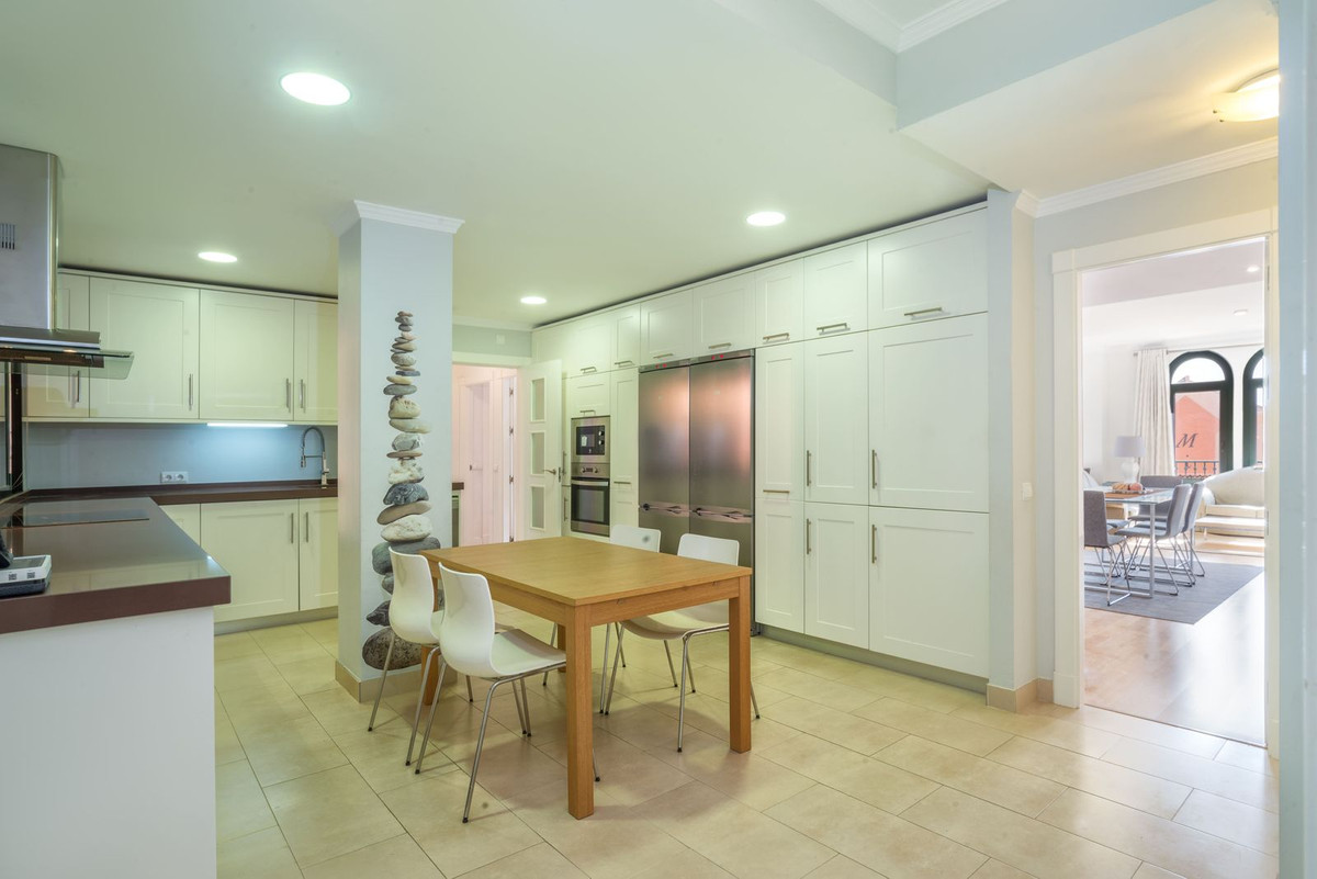4 Bed Apartment for sale in Elviria Costa Del Sol, Málaga, Spain