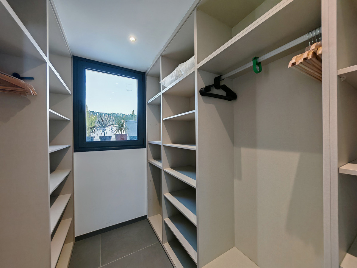 Se vende Villa - Chalet de 4 dormitorios en Costa Del Sol, Málaga, España