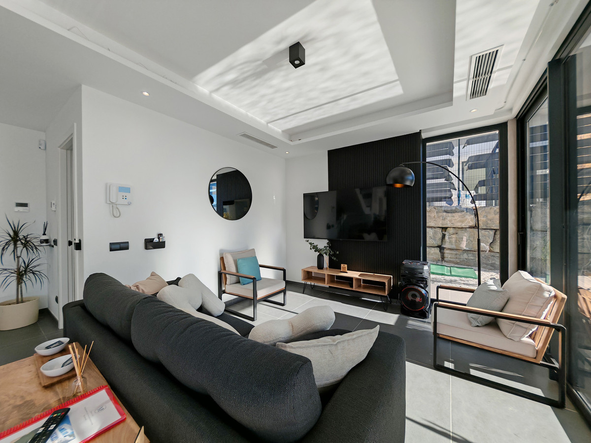 Se vende Villa - Chalet de 4 dormitorios en Costa Del Sol, Málaga, España