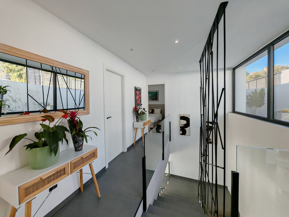 Se vende Villa - Chalet de 4 dormitorios en Costa Del Sol, Málaga, España