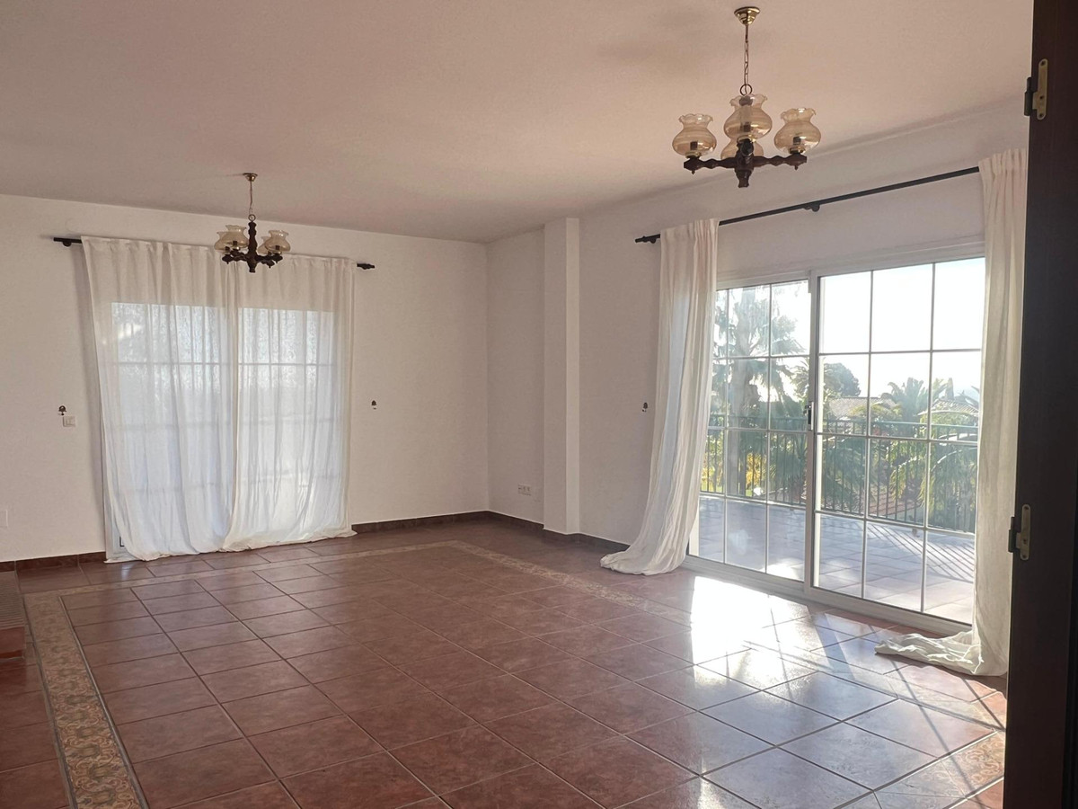 7 Bed Townhouse for sale in Benalmadena Costa Del Sol, Málaga, Spain