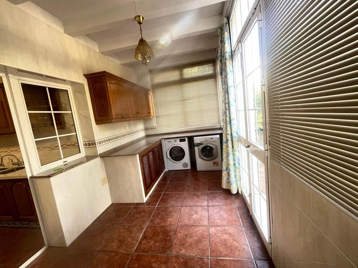 7 Bed Townhouse for sale in Benalmadena Costa Del Sol, Málaga, Spain