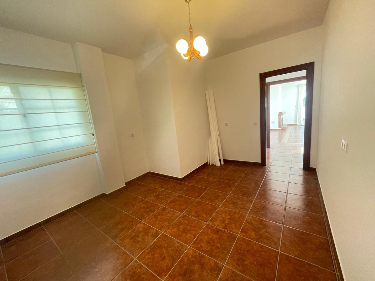 7 Bed Townhouse for sale in Benalmadena Costa Del Sol, Málaga, Spain