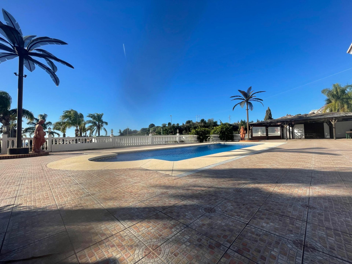 7 Bed Townhouse for sale in Benalmadena Costa Del Sol, Málaga, Spain