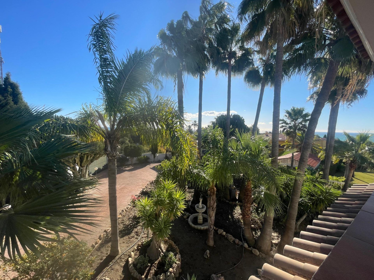 7 Bed Townhouse for sale in Benalmadena Costa Del Sol, Málaga, Spain