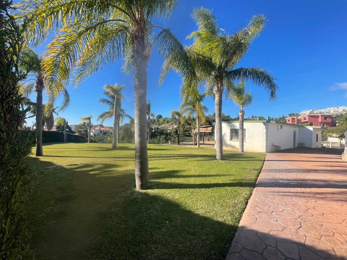 7 Bed Townhouse for sale in Benalmadena Costa Del Sol, Málaga, Spain