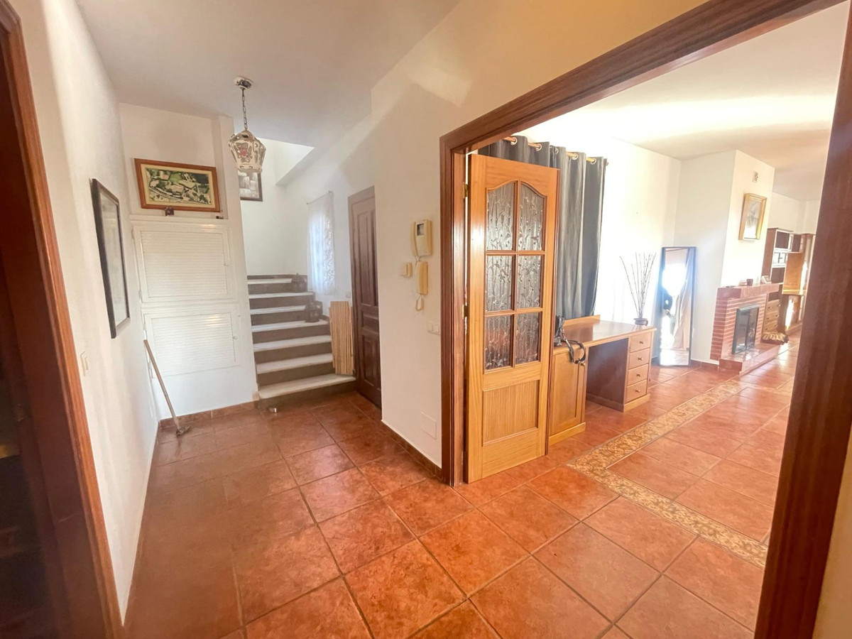 7 Bed Townhouse for sale in Benalmadena Costa Del Sol, Málaga, Spain