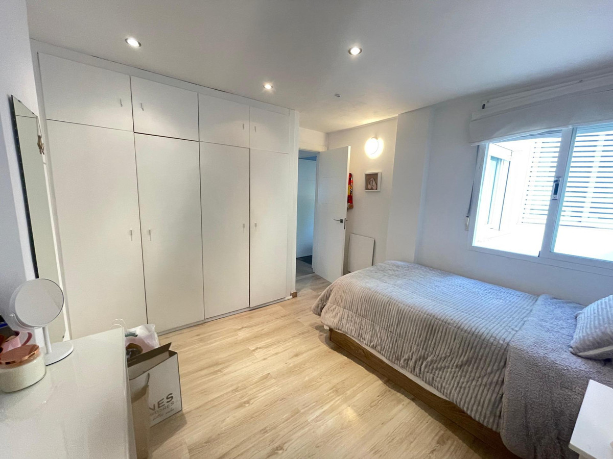Se vende Apartamento Planta Media de 3 dormitorios en Costa Del Sol, Málaga, España