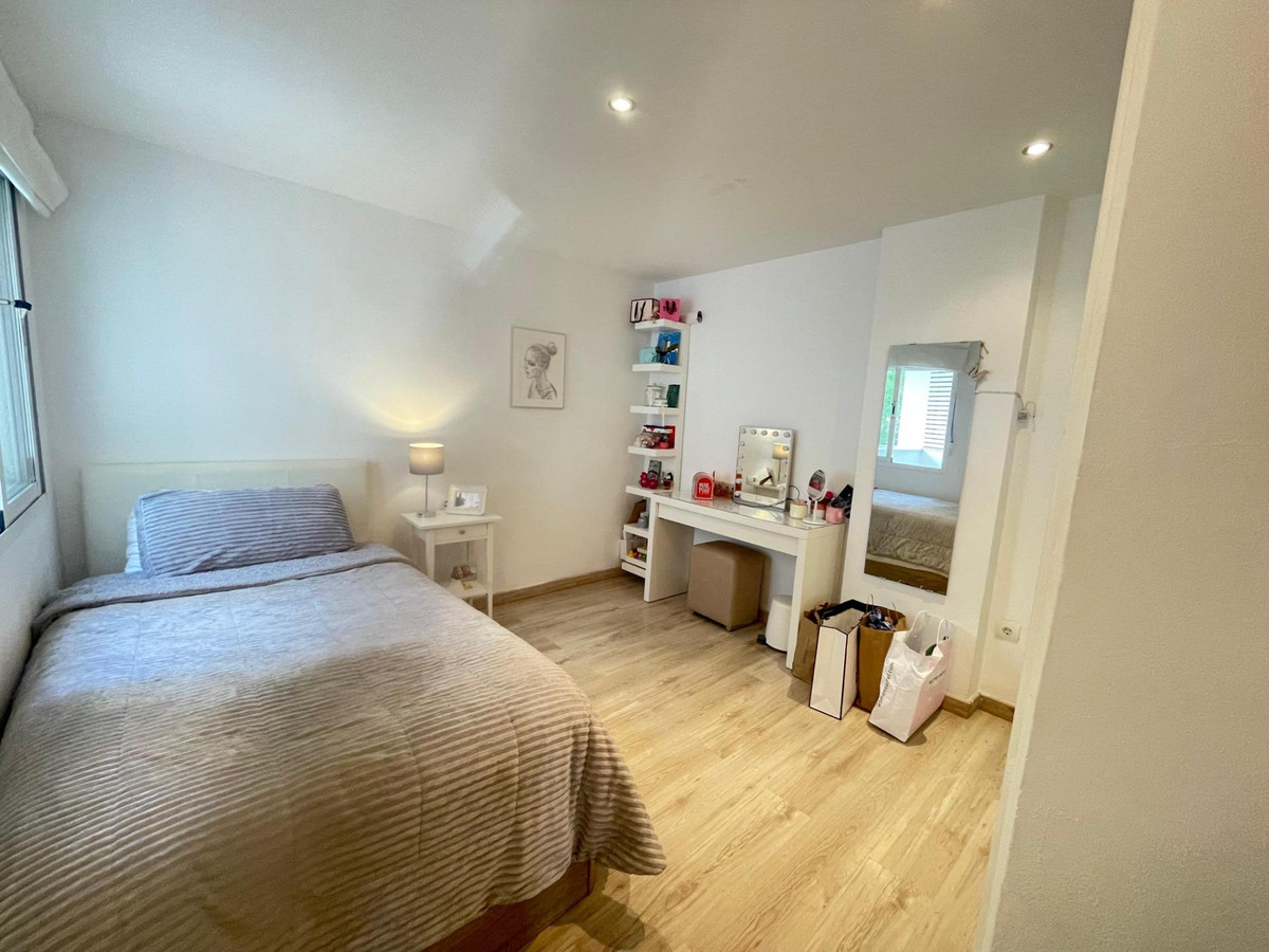 Se vende Apartamento Planta Media de 3 dormitorios en Costa Del Sol, Málaga, España