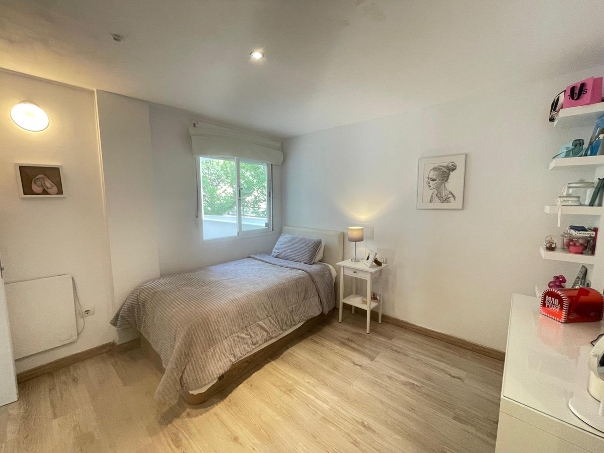 Se vende Apartamento Planta Media de 3 dormitorios en Costa Del Sol, Málaga, España