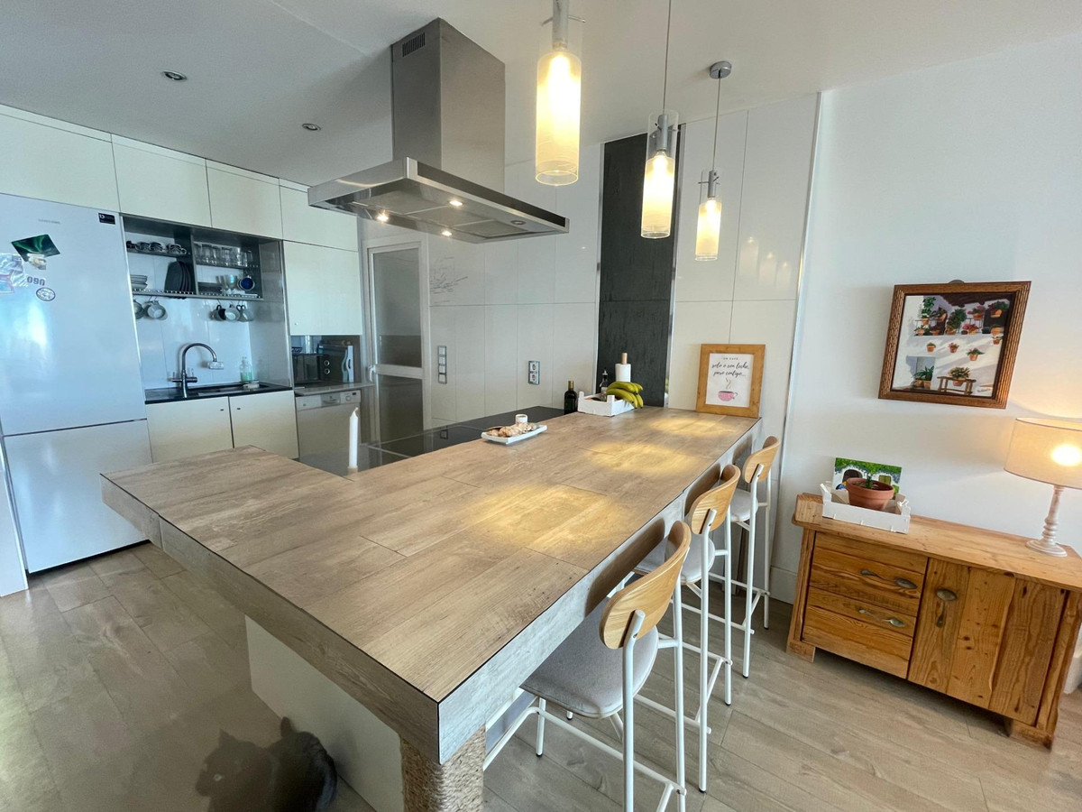 Se vende Apartamento Planta Media de 3 dormitorios en Costa Del Sol, Málaga, España