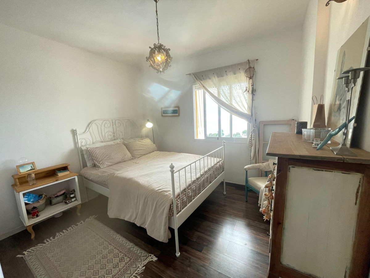 Se vende Apartamento Planta Media de 3 dormitorios en Costa Del Sol, Málaga, España