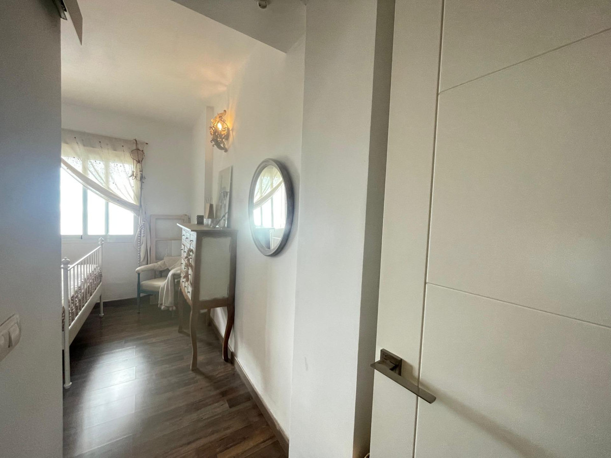 Se vende Apartamento Planta Media de 3 dormitorios en Costa Del Sol, Málaga, España