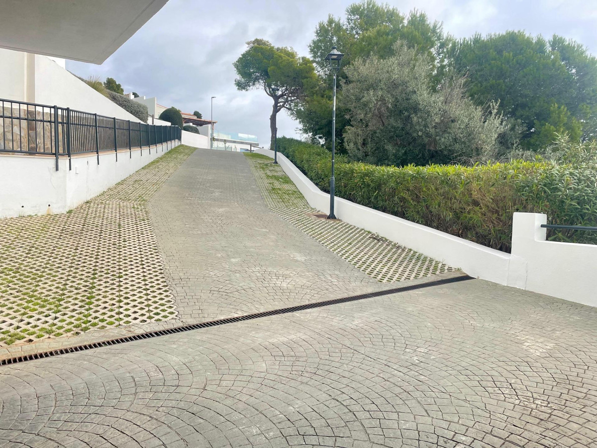 Se vende Apartamento Planta Media de 3 dormitorios en Costa Del Sol, Málaga, España