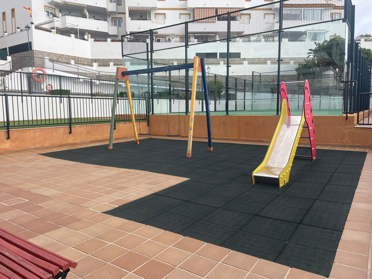 Se vende Apartamento Planta Media de 3 dormitorios en Costa Del Sol, Málaga, España