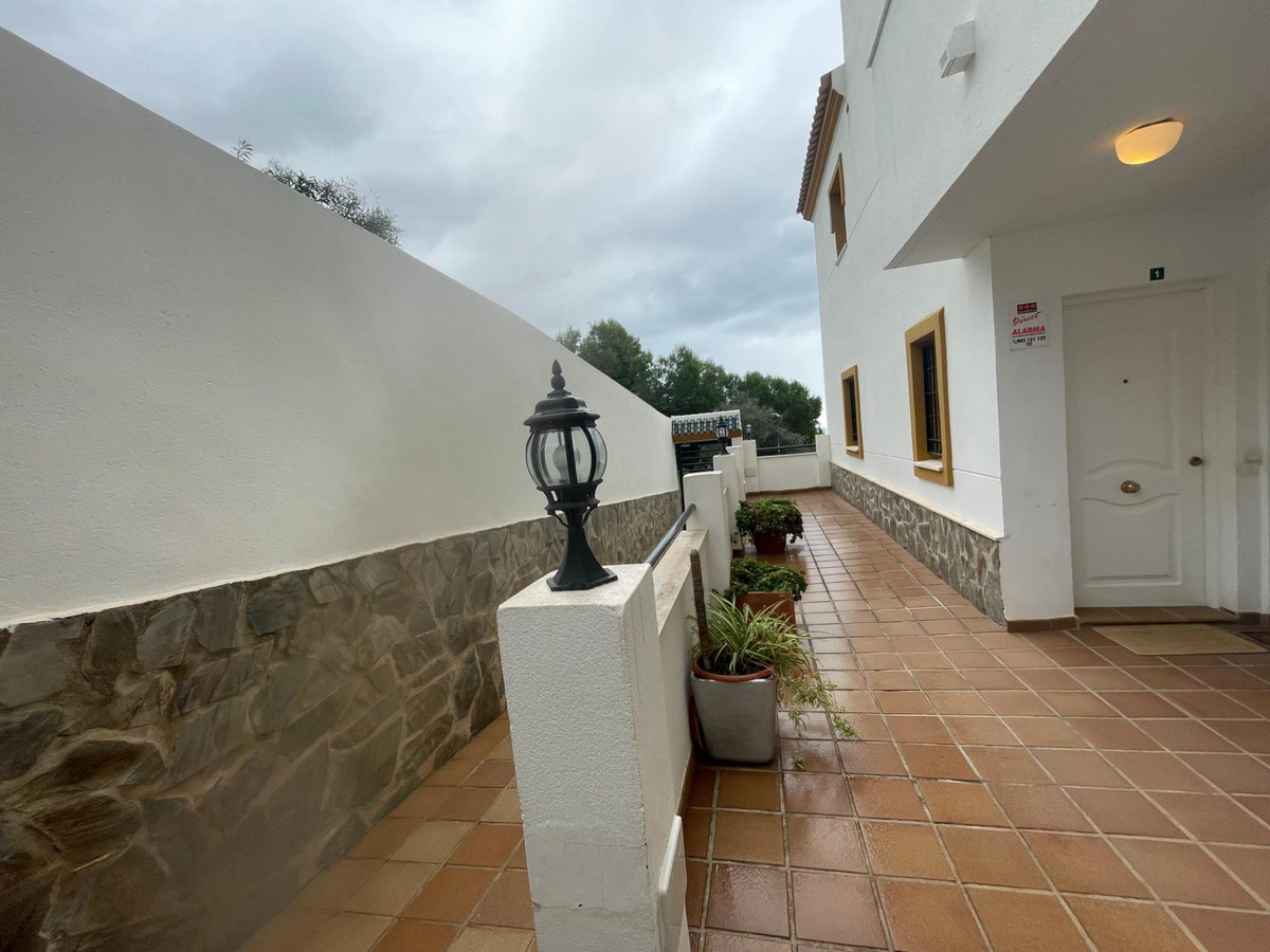 Se vende Apartamento Planta Media de 3 dormitorios en Costa Del Sol, Málaga, España