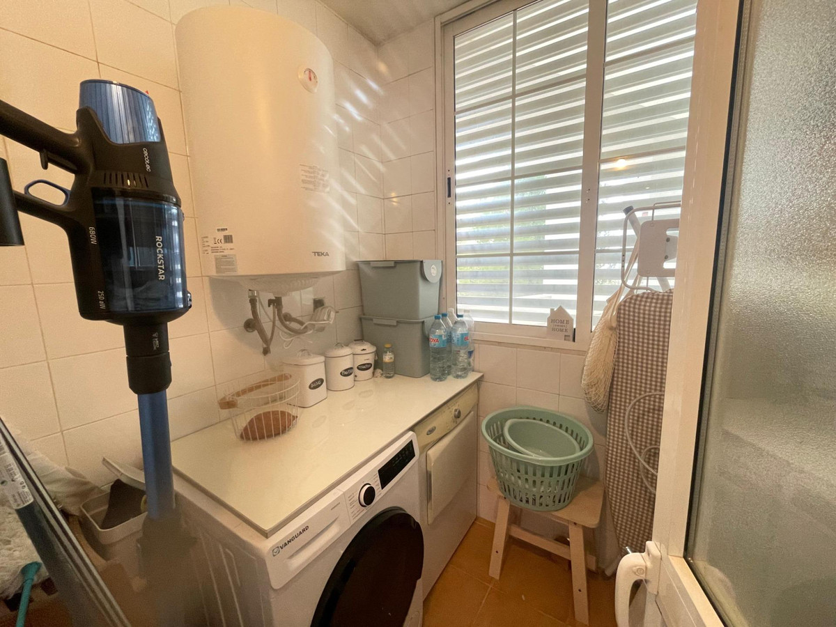 Se vende Apartamento Planta Media de 3 dormitorios en Costa Del Sol, Málaga, España