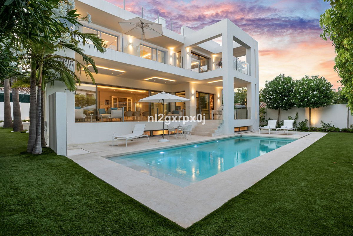 3 Bed Townhouse for sale in Marbella Costa Del Sol, Málaga, Spain