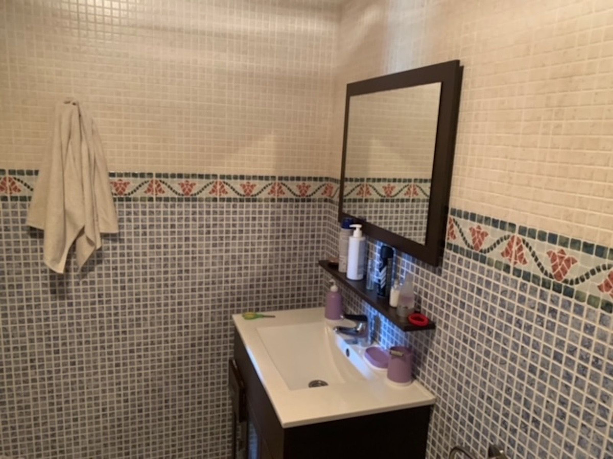Se vende Villa - Chalet de 4 dormitorios en Costa Del Sol, Cadiz, España
