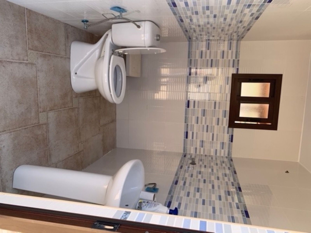 Se vende Villa - Chalet de 4 dormitorios en Costa Del Sol, Cadiz, España