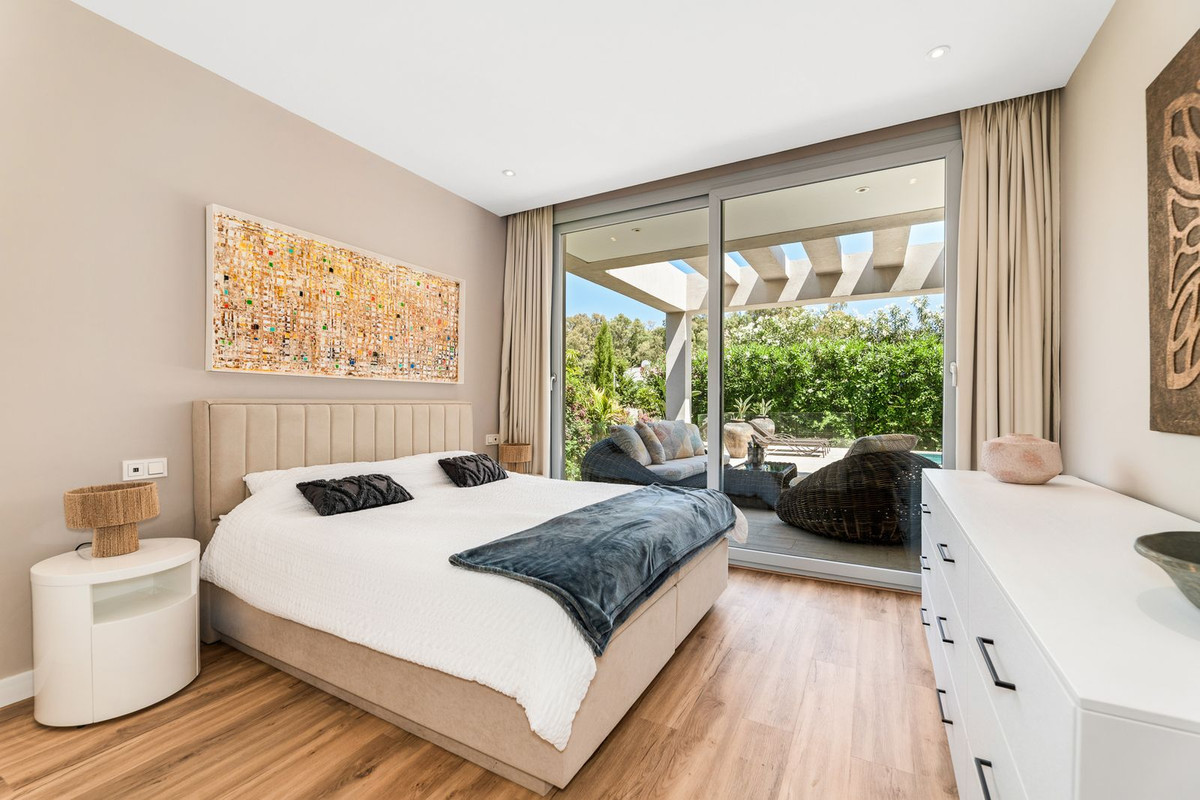 Se vende Villa - Chalet de 5 dormitorios en Costa Del Sol, Málaga, España