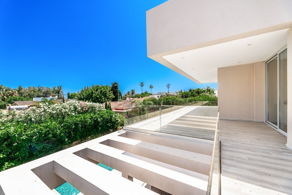 Se vende Villa - Chalet de 5 dormitorios en Costa Del Sol, Málaga, España