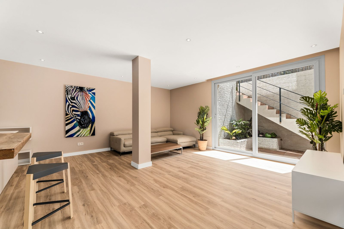 Se vende Villa - Chalet de 5 dormitorios en Costa Del Sol, Málaga, España