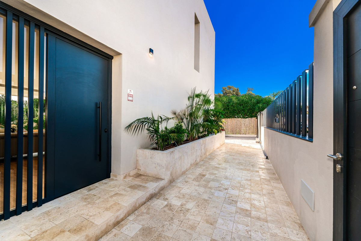 Se vende Villa - Chalet de 5 dormitorios en Costa Del Sol, Málaga, España