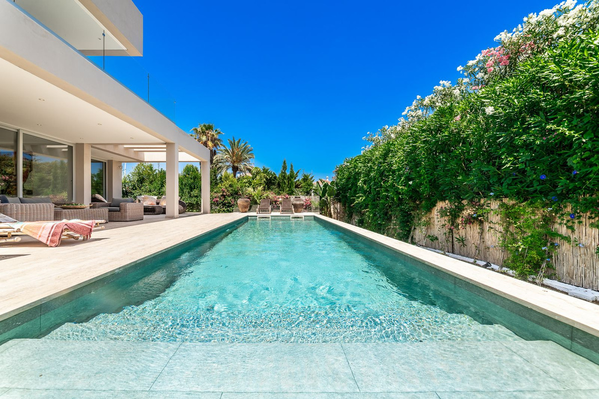 Se vende Villa - Chalet de 5 dormitorios en Costa Del Sol, Málaga, España