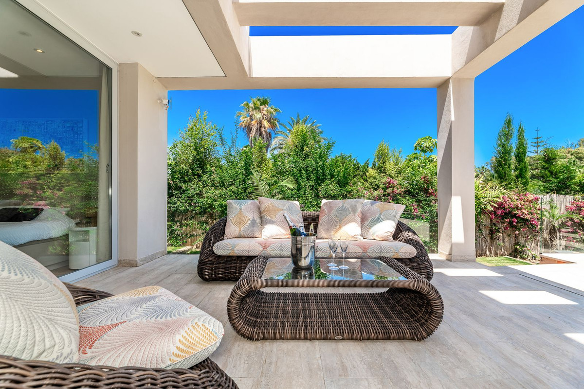 Se vende Villa - Chalet de 5 dormitorios en Costa Del Sol, Málaga, España