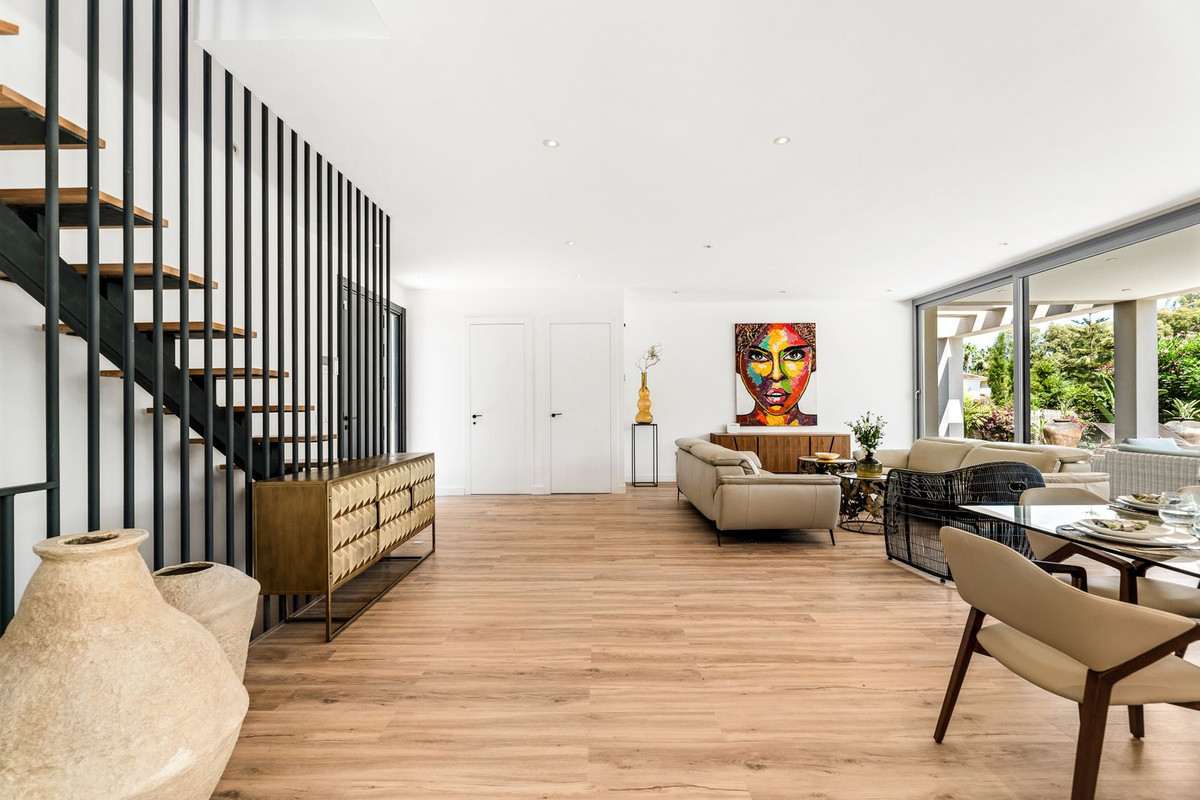 Se vende Villa - Chalet de 5 dormitorios en Costa Del Sol, Málaga, España