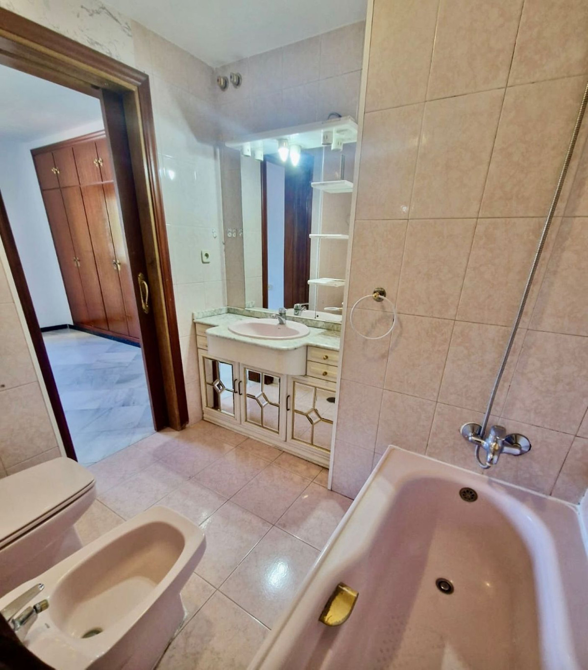 3 Bed Apartment for sale in San Pedro De Alcántara Costa Del Sol, Málaga, Spain