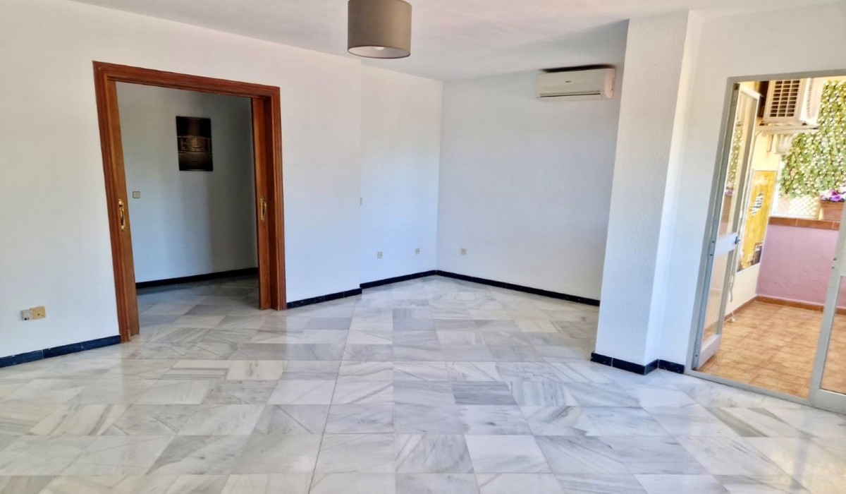 3 Bed Apartment for sale in San Pedro De Alcántara Costa Del Sol, Málaga, Spain