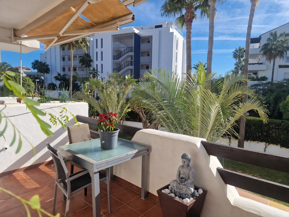 Se vende Apartamento Planta Media de 2 dormitorios en Costa Del Sol, Málaga, España