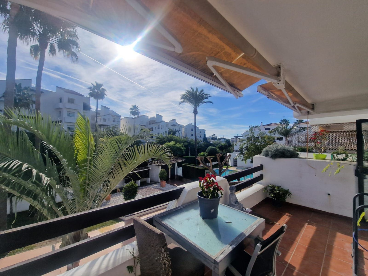 Se vende Apartamento Planta Media de 2 dormitorios en Costa Del Sol, Málaga, España