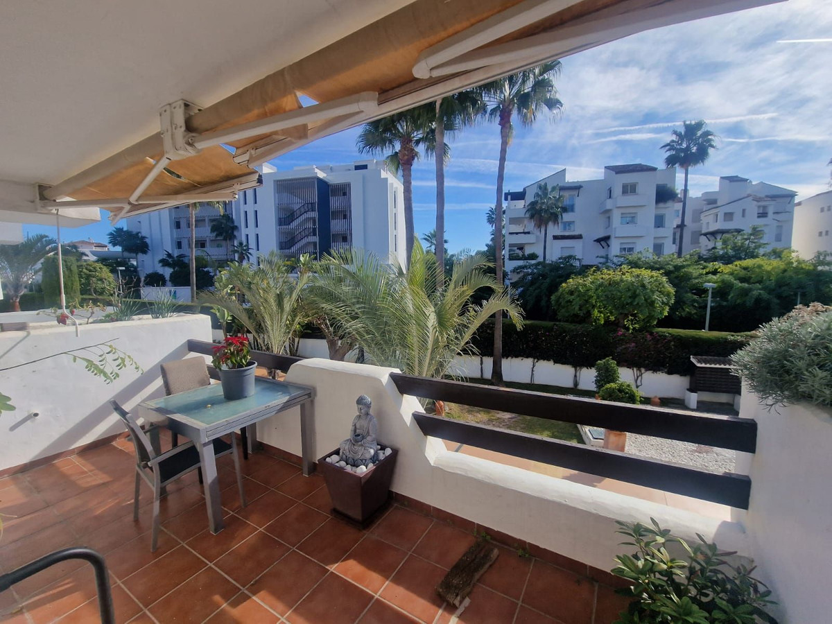 Se vende Apartamento Planta Media de 2 dormitorios en Costa Del Sol, Málaga, España