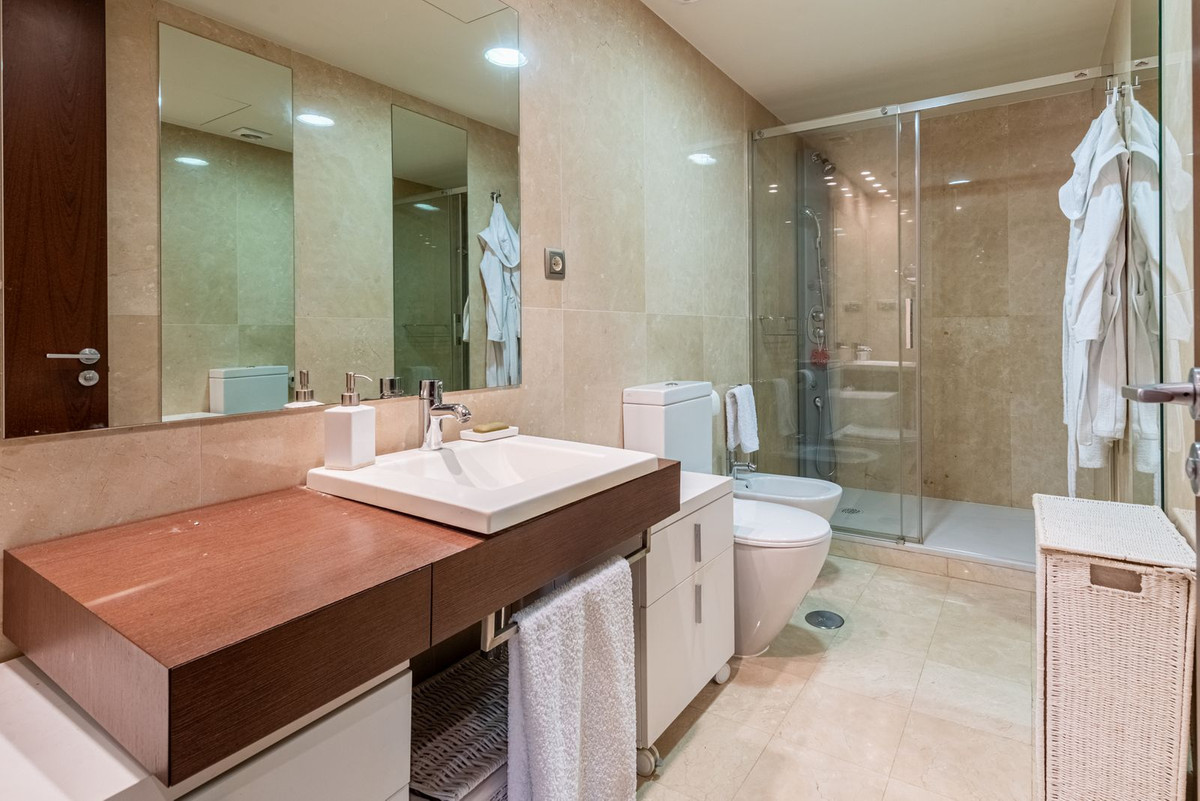2 Bed Apartment for sale in Nueva Andalucía Costa Del Sol, Málaga, Spain