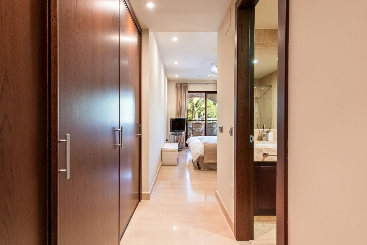 2 Bed Apartment for sale in Nueva Andalucía Costa Del Sol, Málaga, Spain