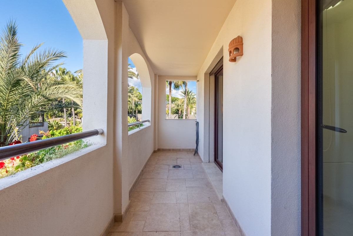 2 Bed Apartment for sale in Nueva Andalucía Costa Del Sol, Málaga, Spain