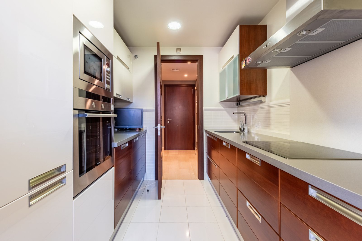 2 Bed Apartment for sale in Nueva Andalucía Costa Del Sol, Málaga, Spain