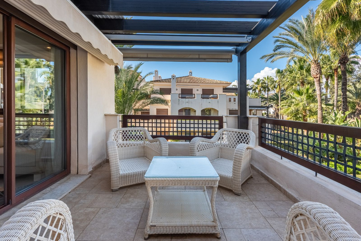 2 Bed Apartment for sale in Nueva Andalucía Costa Del Sol, Málaga, Spain