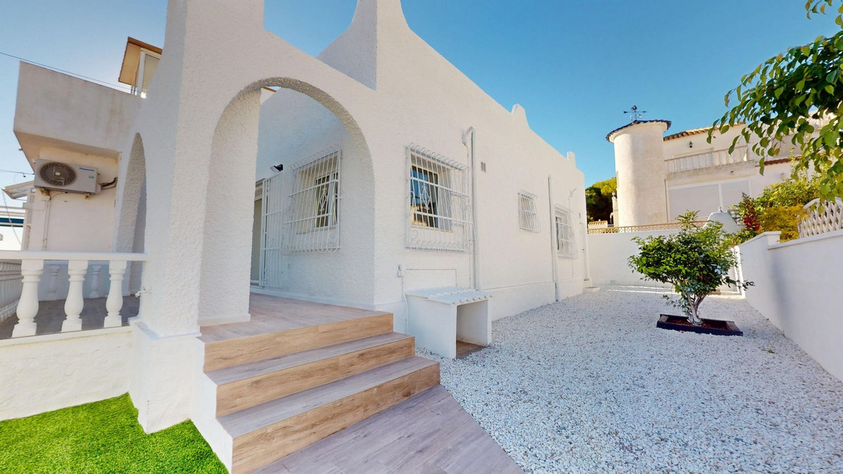 2 Bed Townhouse for sale in Villamartin Costa Blanca, Alicante, Spain