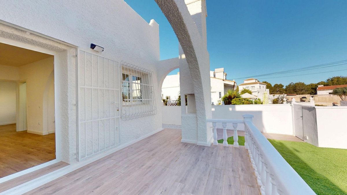 2 Bed Townhouse for sale in Villamartin Costa Blanca, Alicante, Spain