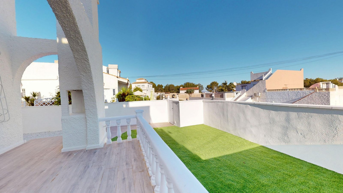 2 Bed Townhouse for sale in Villamartin Costa Blanca, Alicante, Spain