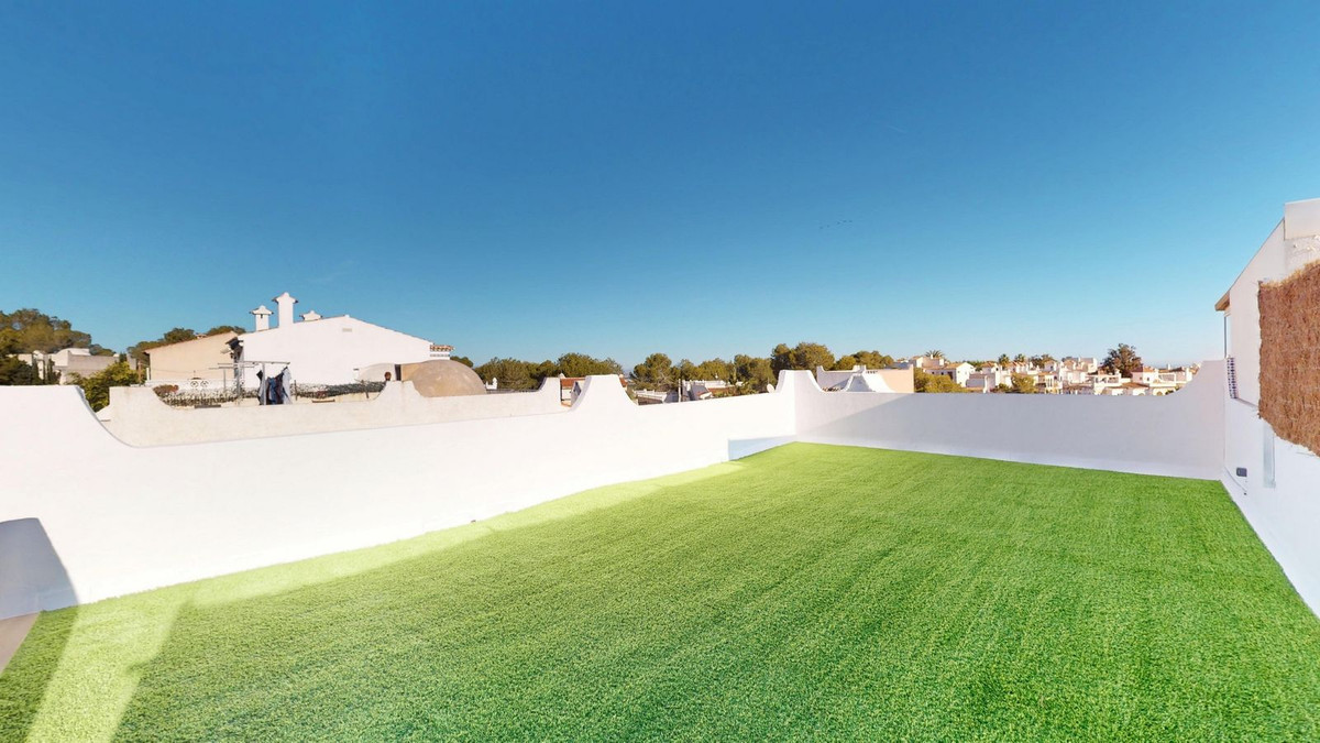 2 Bed Townhouse for sale in Villamartin Costa Blanca, Alicante, Spain