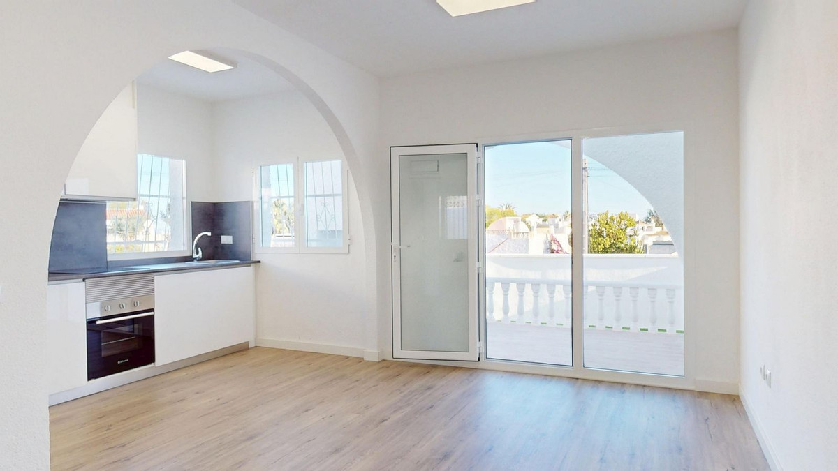 2 Bed Townhouse for sale in Villamartin Costa Blanca, Alicante, Spain